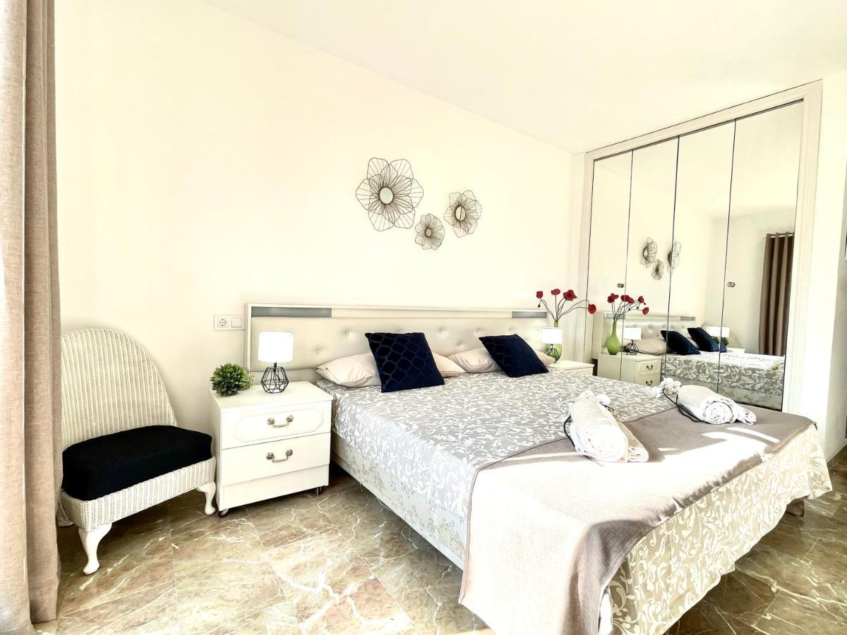 Riviera By The Beach 2 Bedroom Apartment Sitio de Calahonda Eksteriør bilde